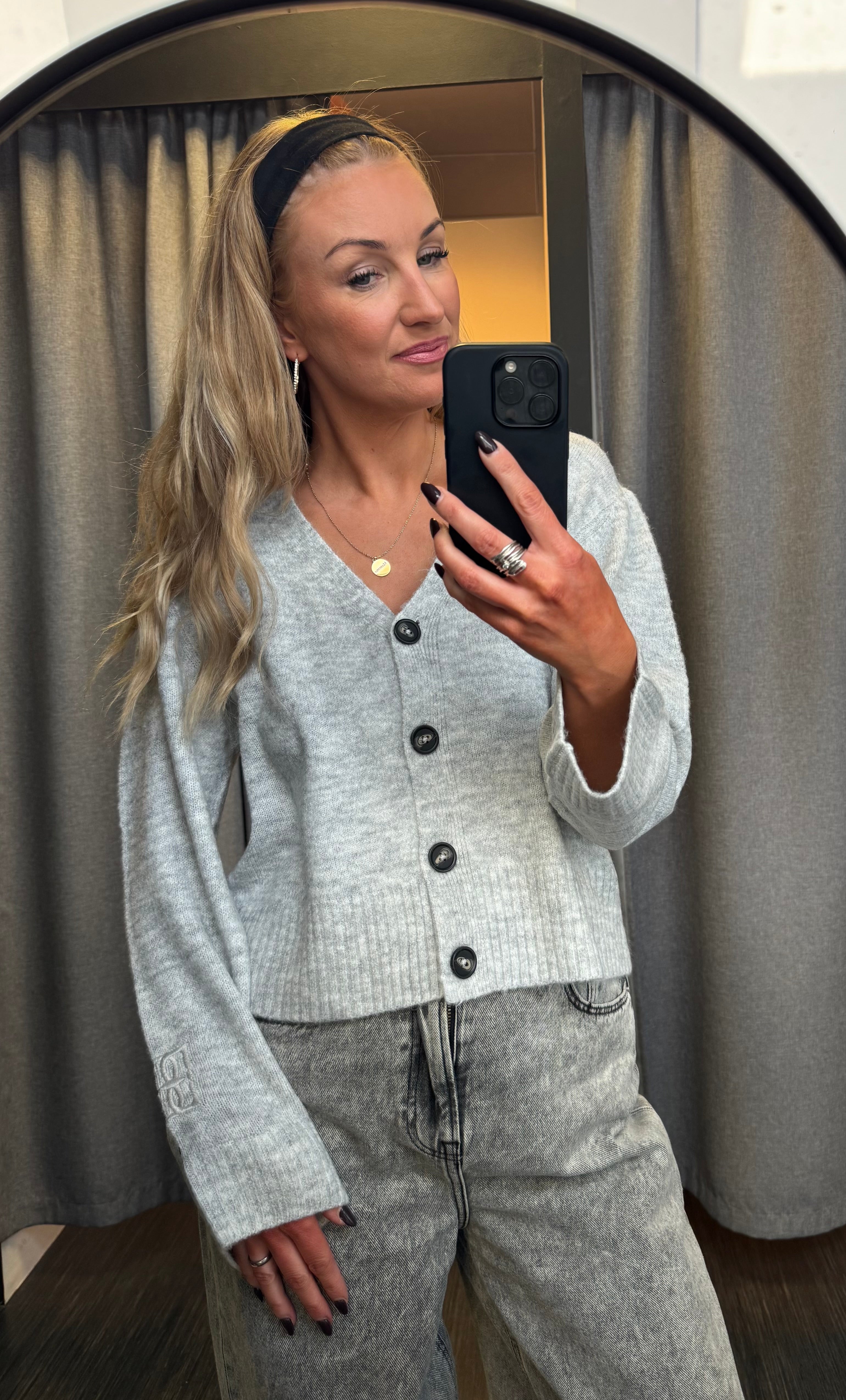 Baling peysa hneppt - ljósgrá