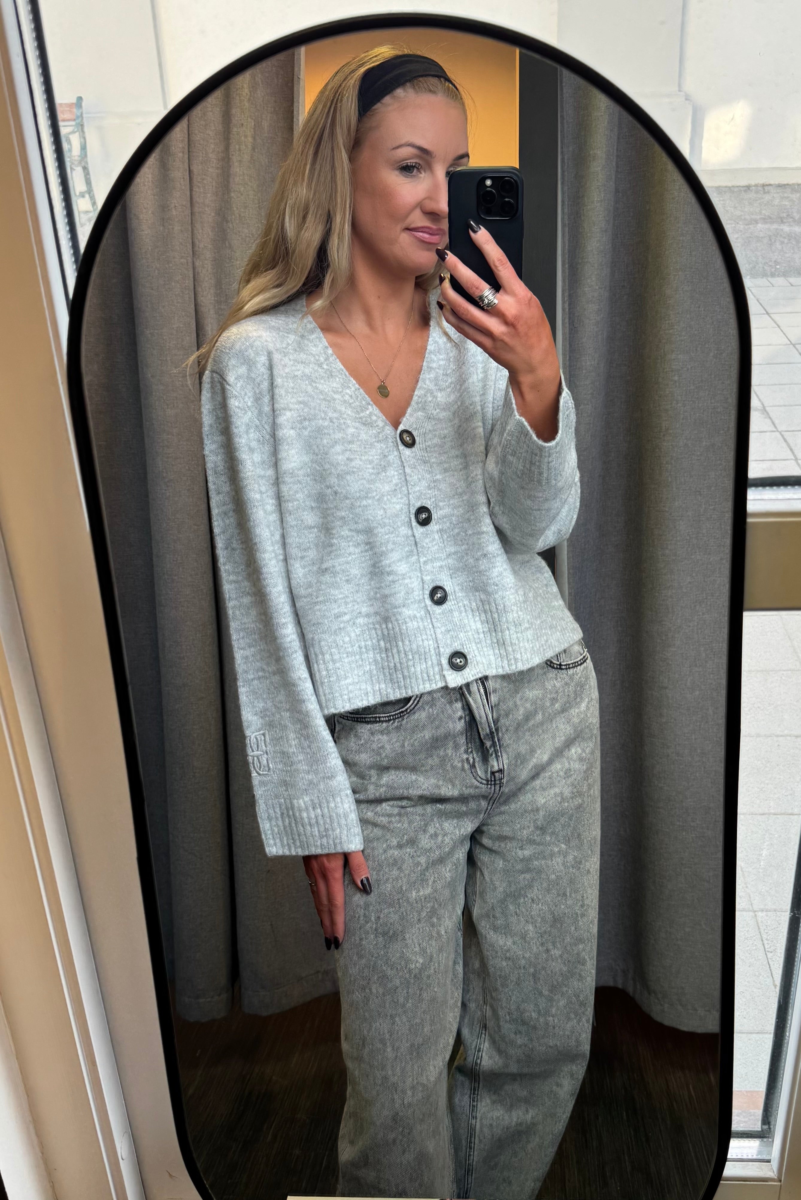 Baling peysa hneppt - ljósgrá