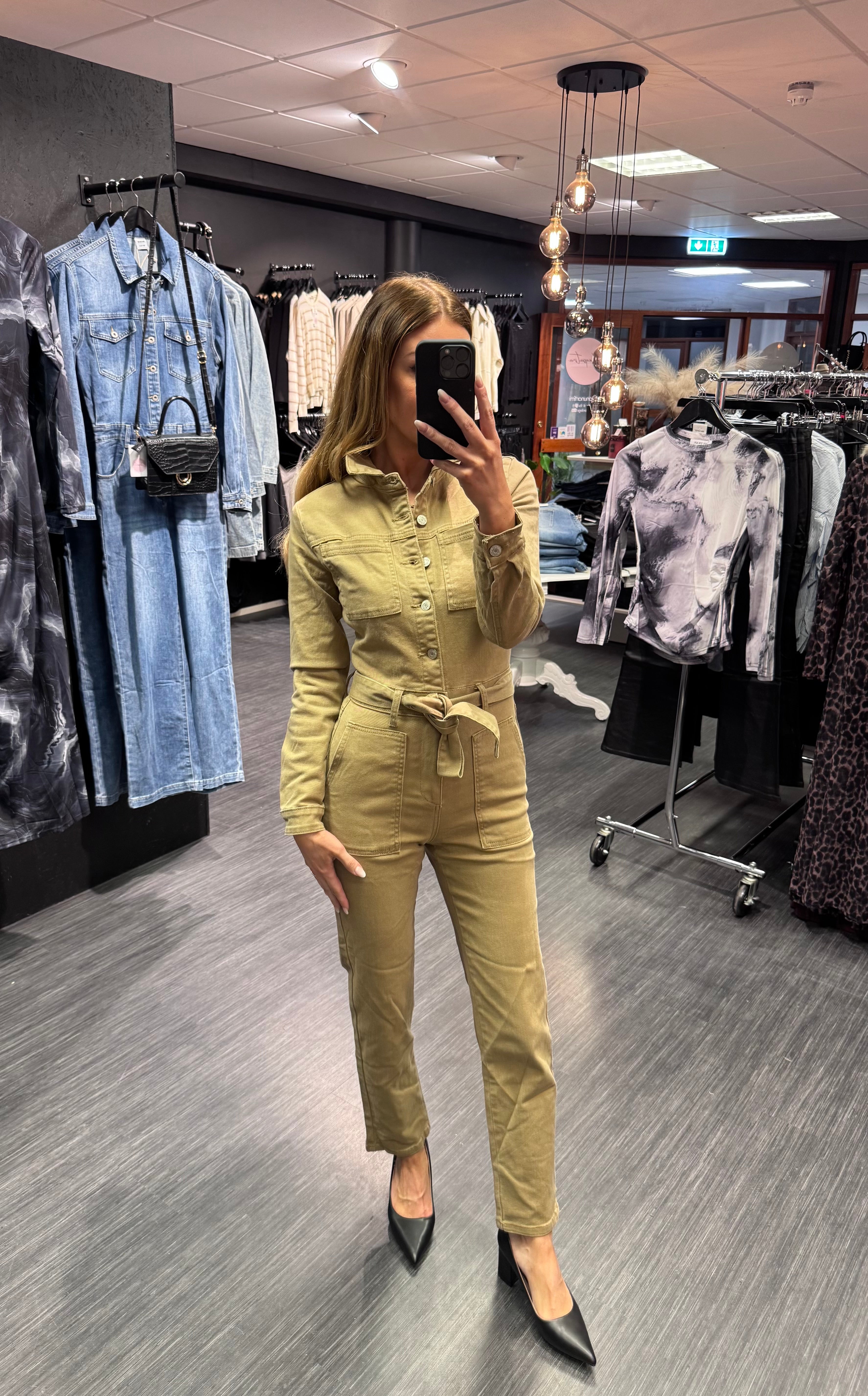 Nina samfestingur - beige