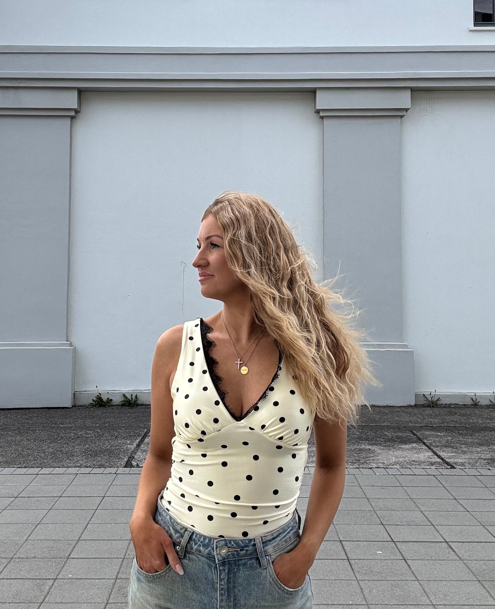 Ivy polka dot toppur - gulur
