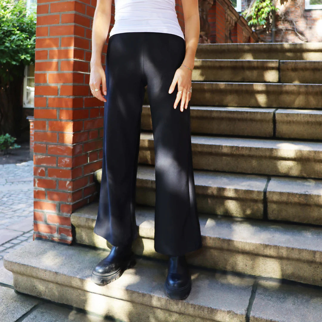 Henne wide buxur - svartar