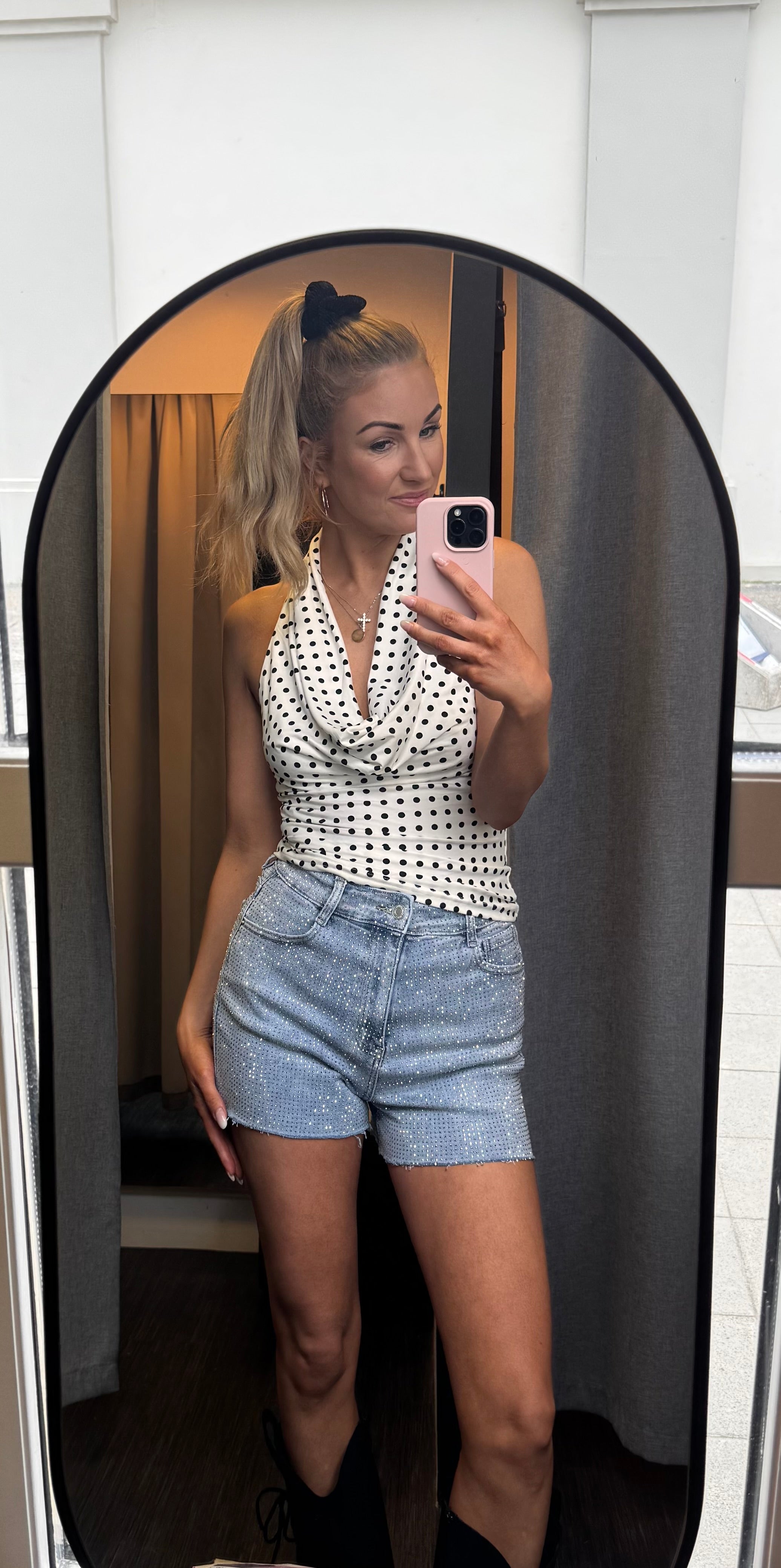 Laulia demanta Gallastuttbuxur