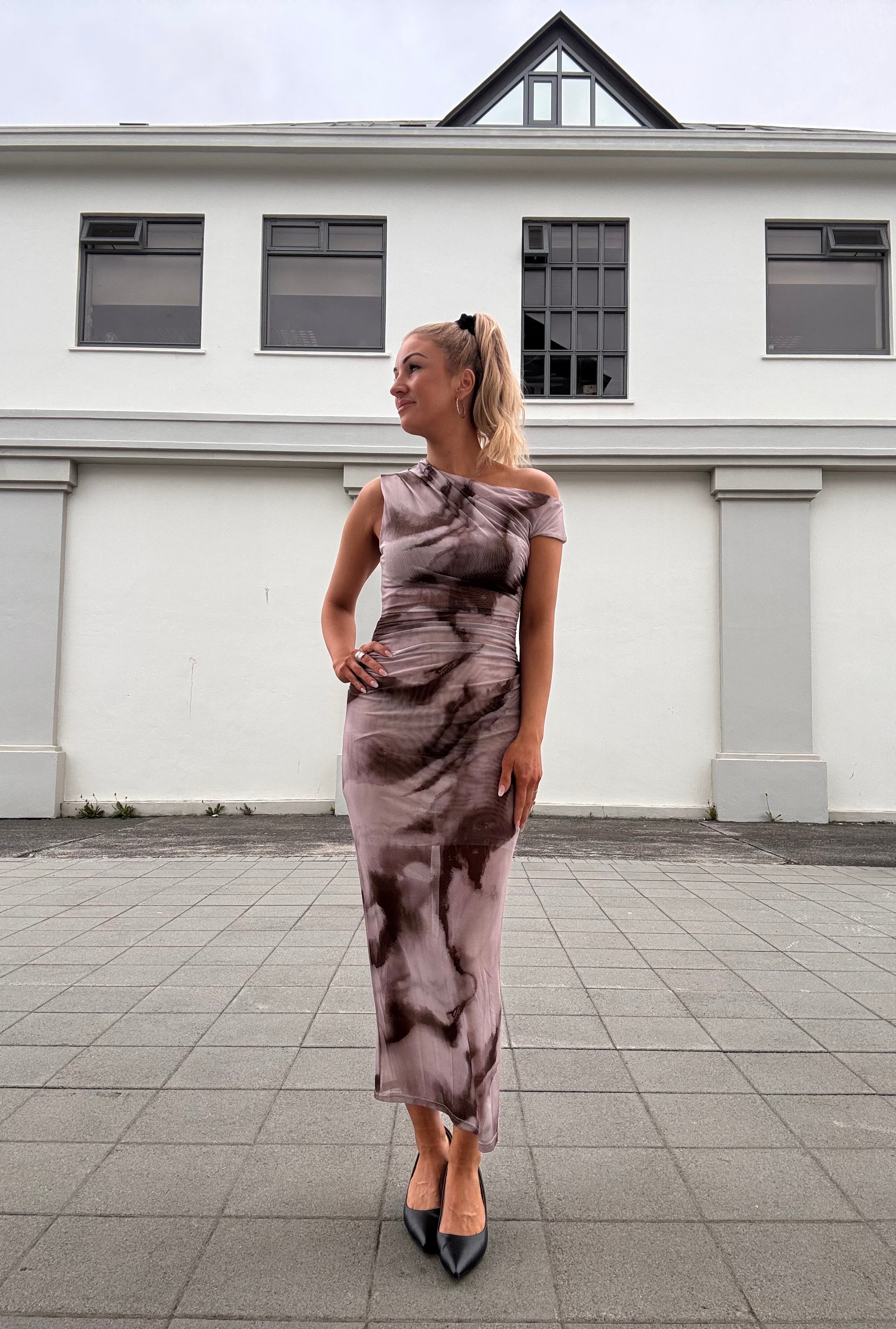 Betty marble mesh kjóll - sand