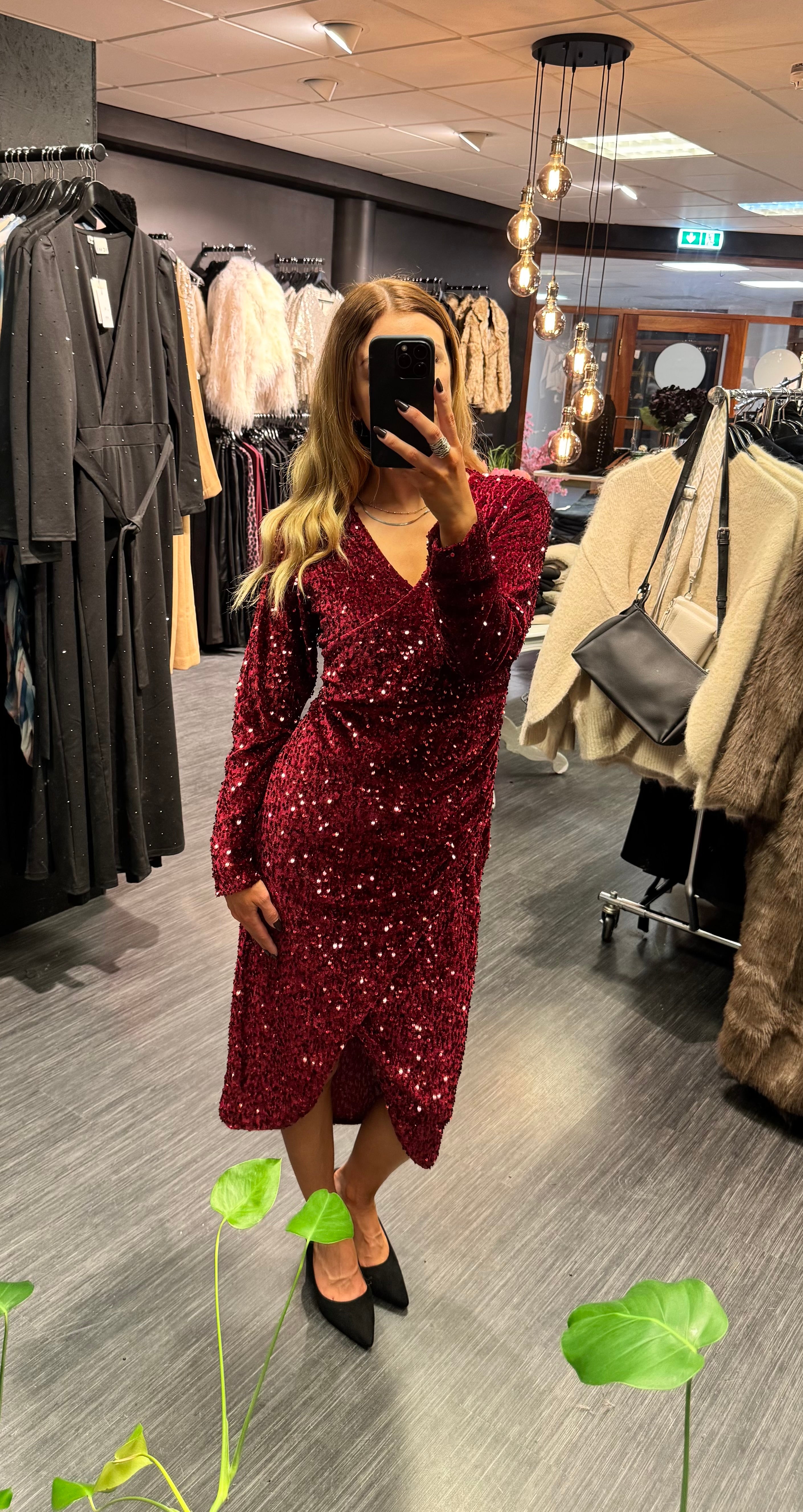 Esther pallíettukjóll - vínrauður