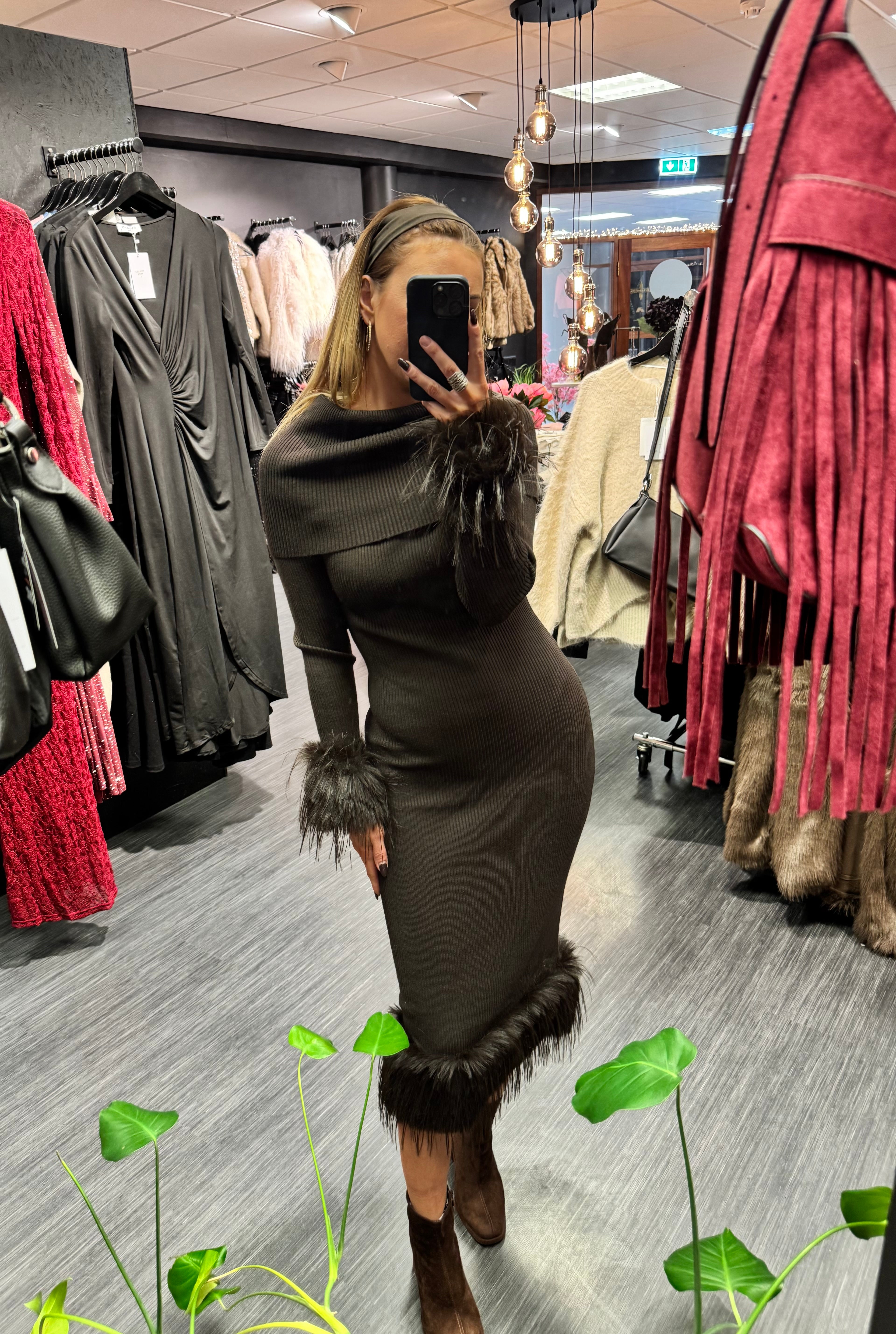 Heather fur kjóll - chocolate