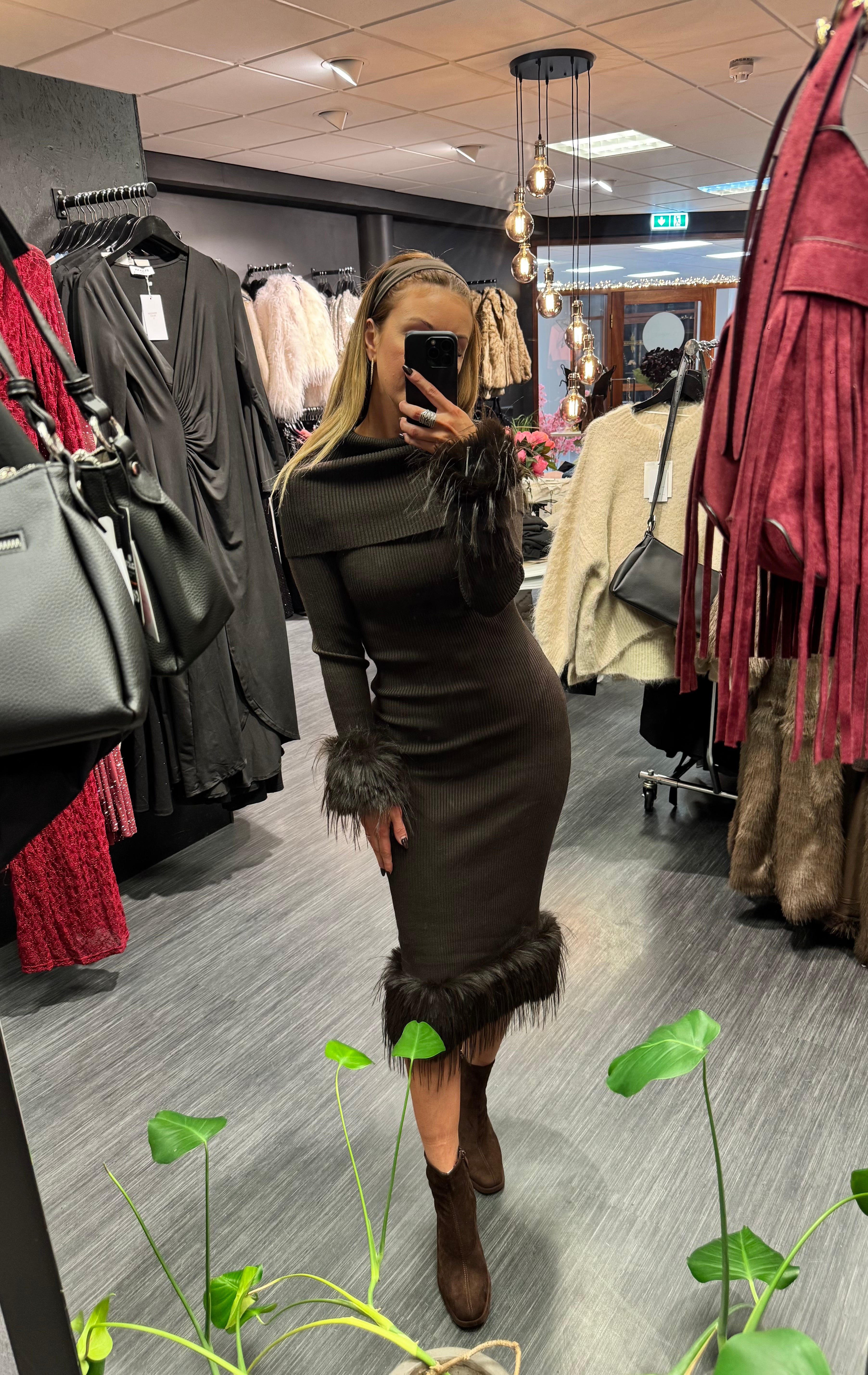 Heather fur kjóll - chocolate