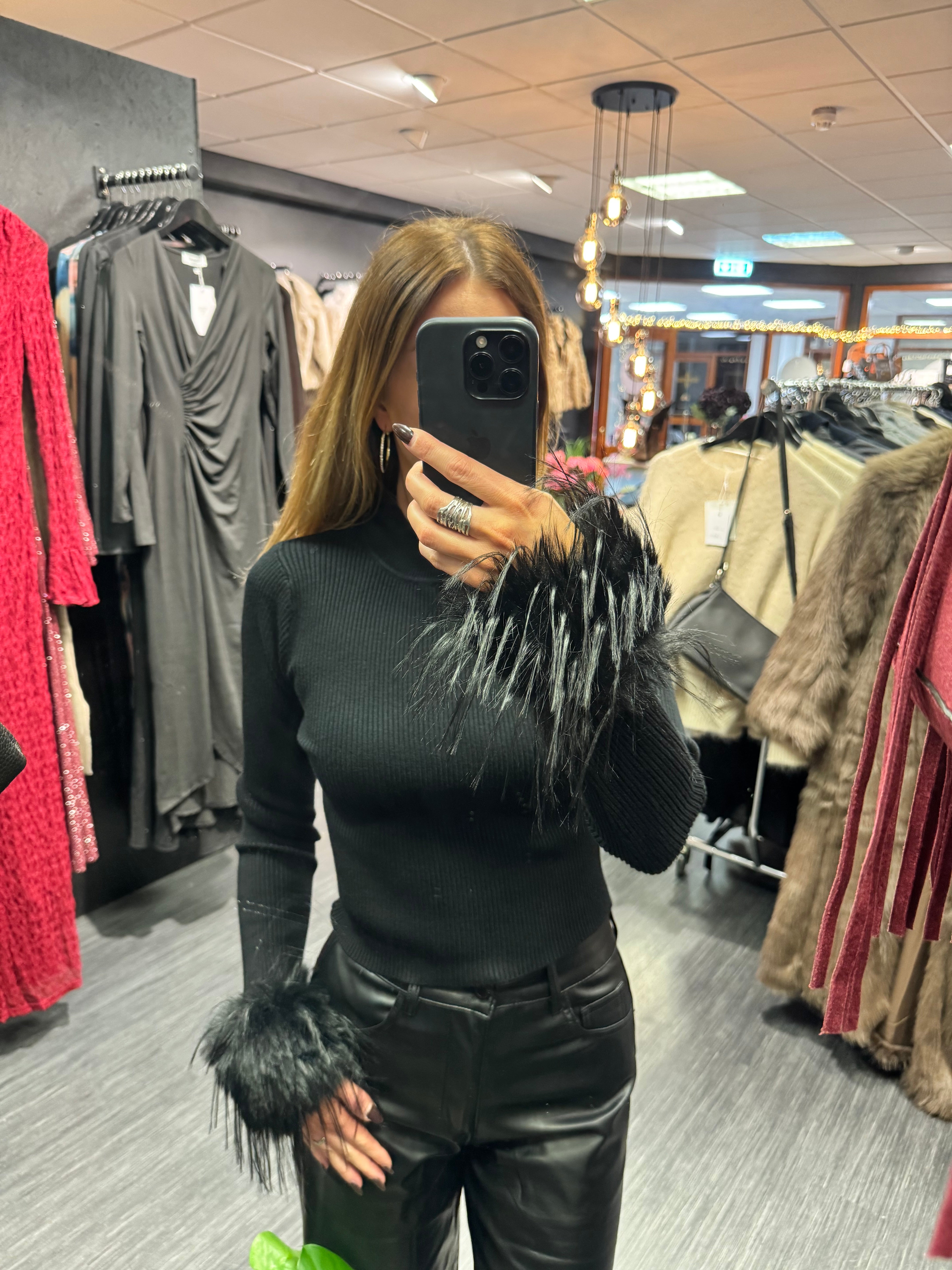 Heather fur peysa - svört