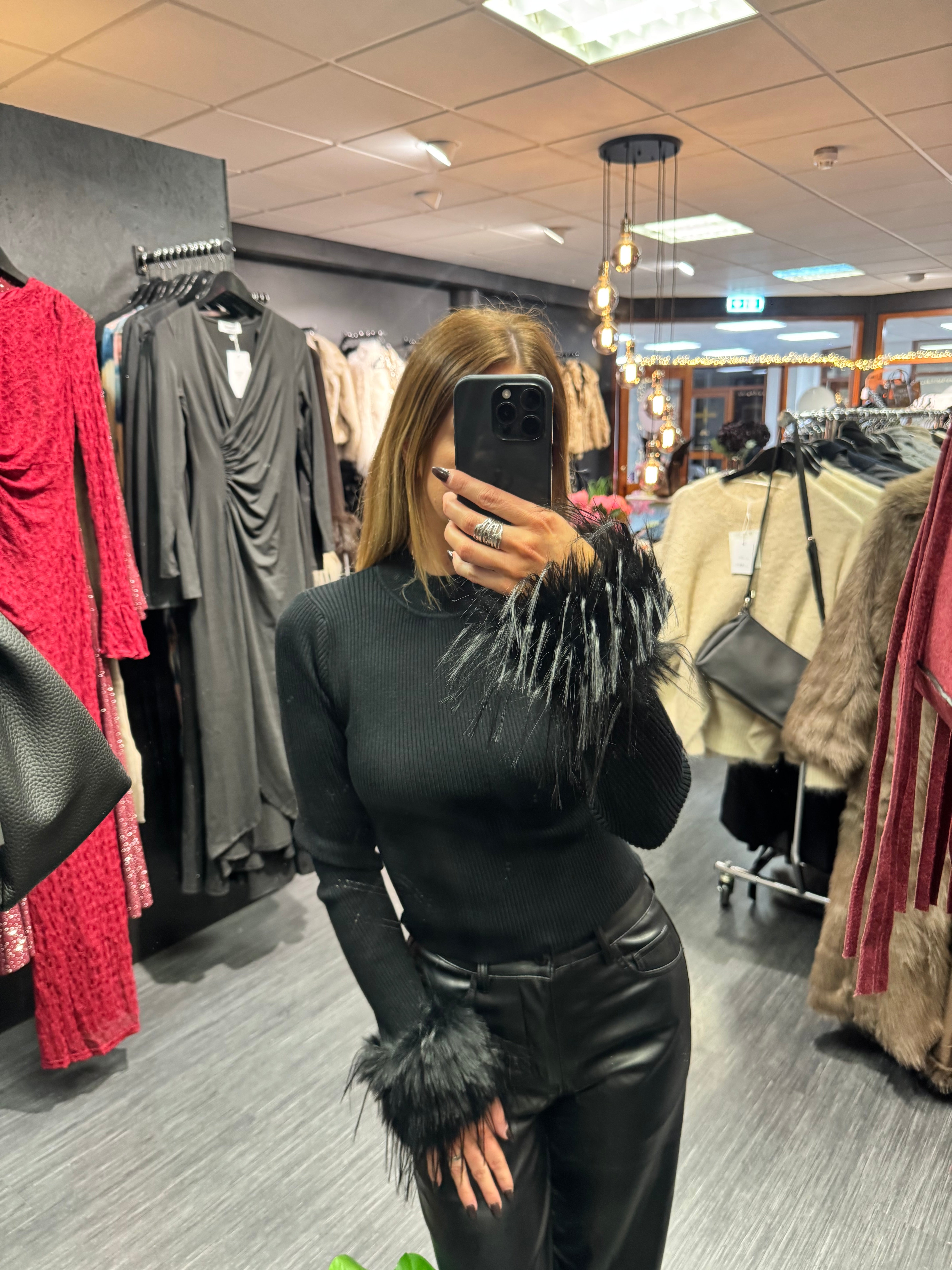 Heather fur peysa - svört