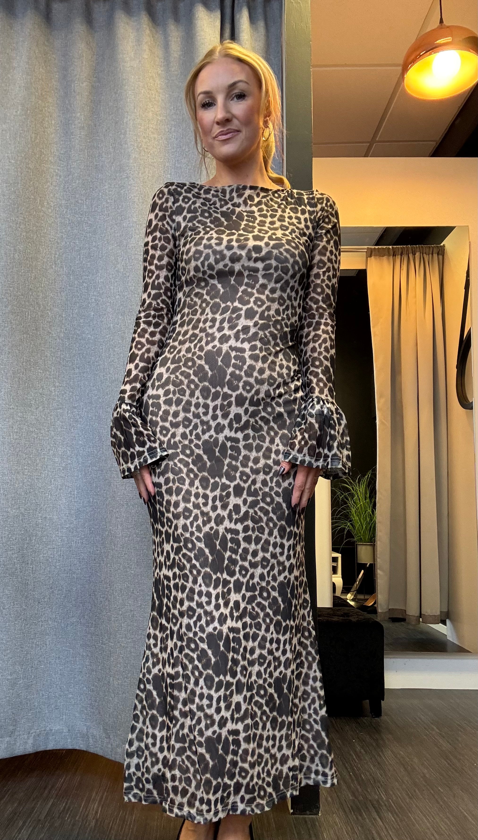 Whitney leopard kjóll