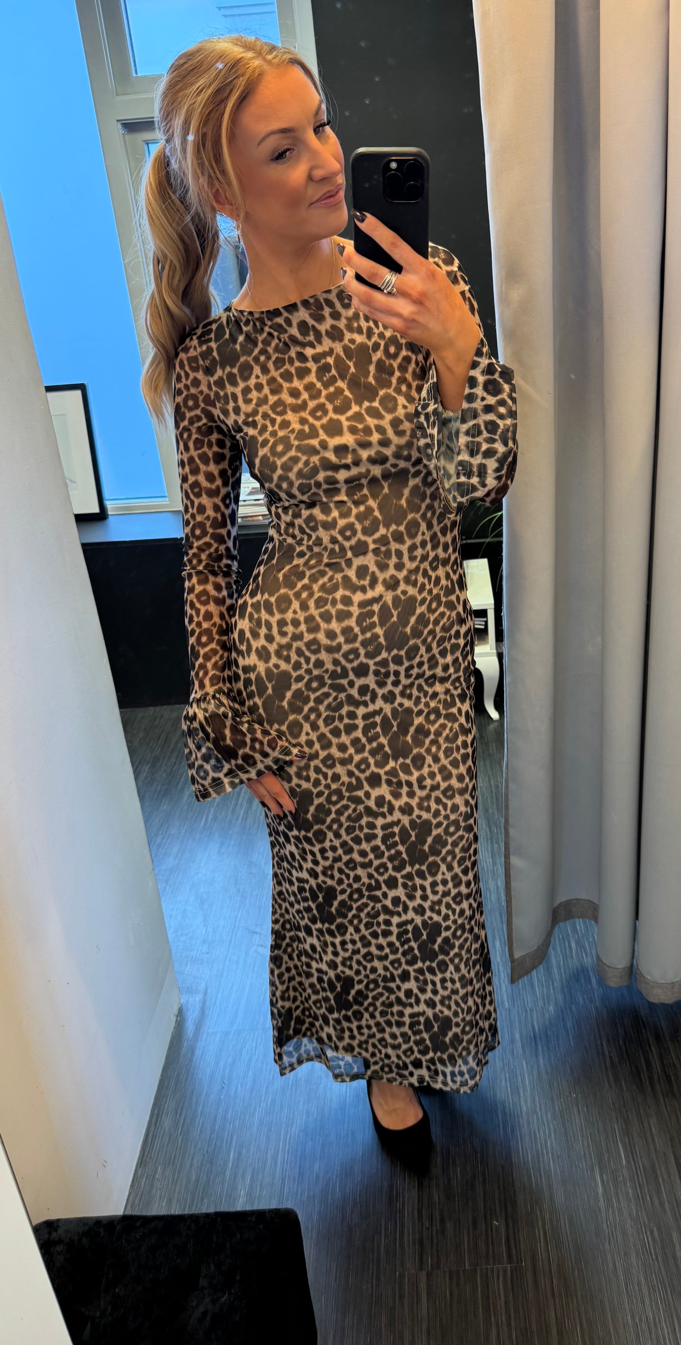 Whitney leopard kjóll