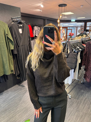 Kamara peysa - dökkbrún