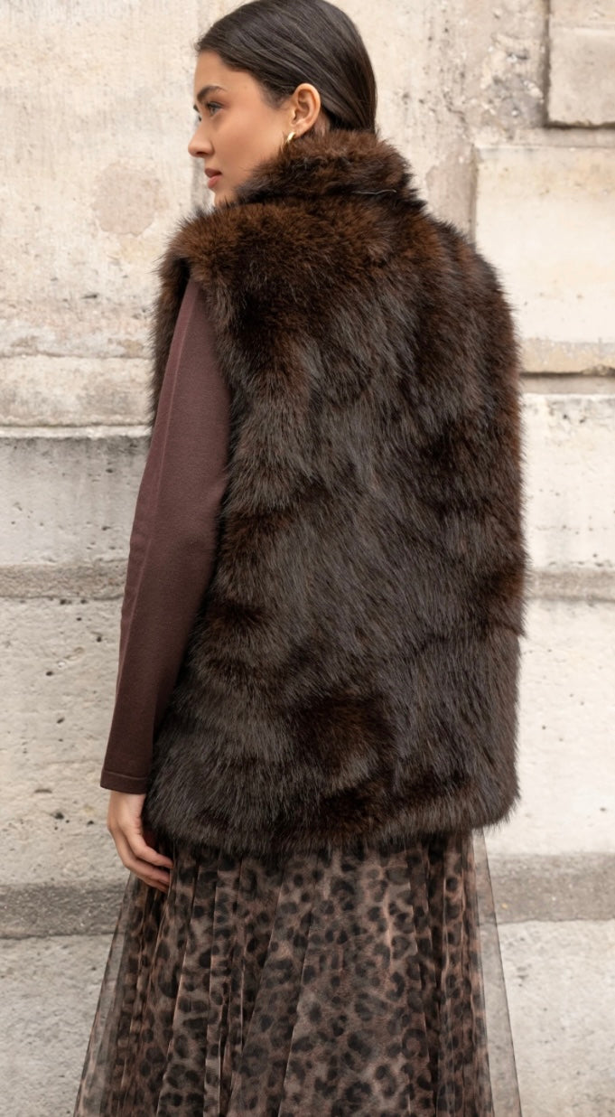 Oslo faux fur vesti - chocolate