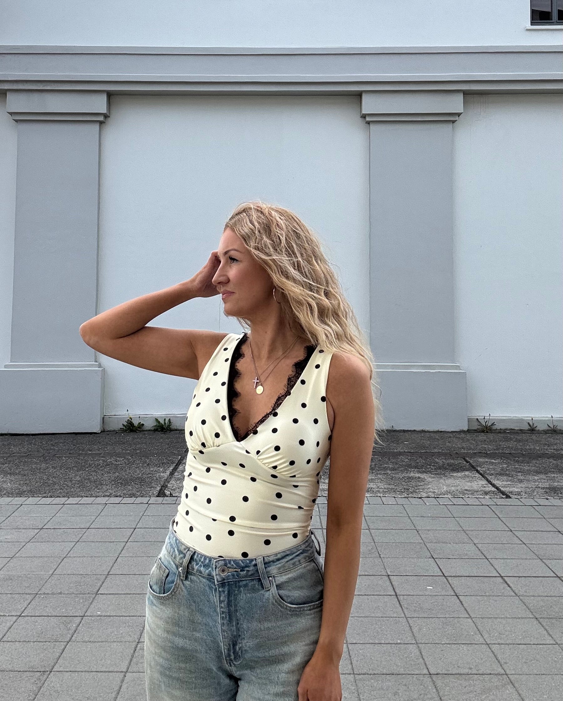 Ivy polka dot toppur - gulur