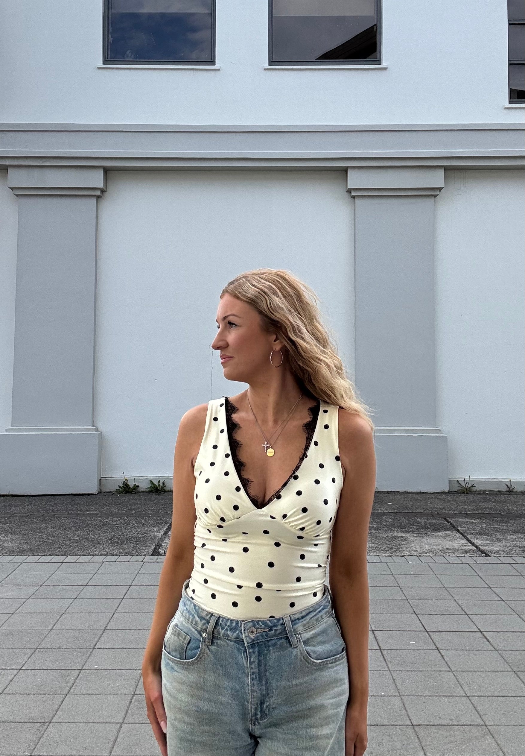 Ivy polka dot toppur - gulur