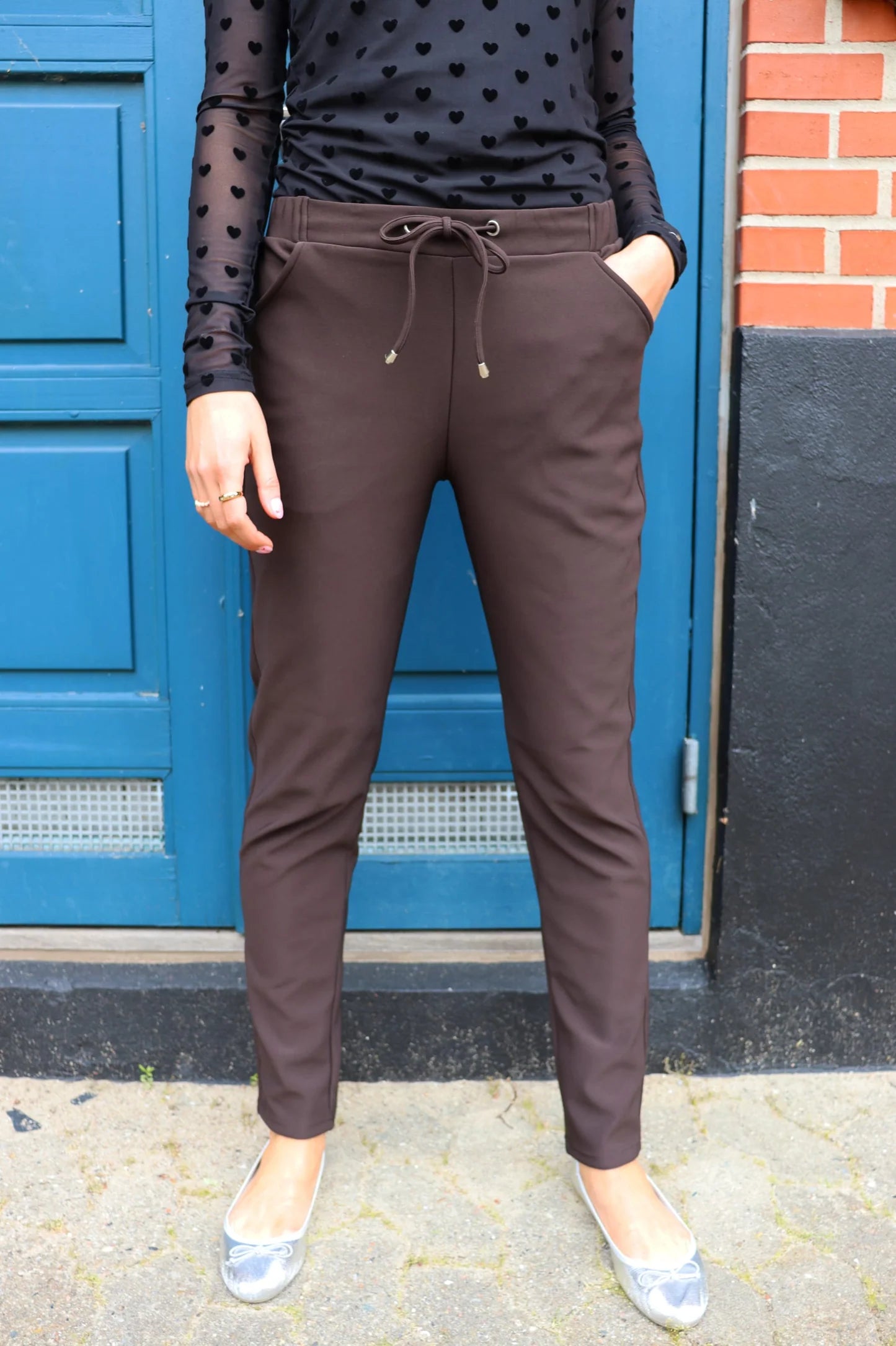 Henne buxur - dökkbrúnar