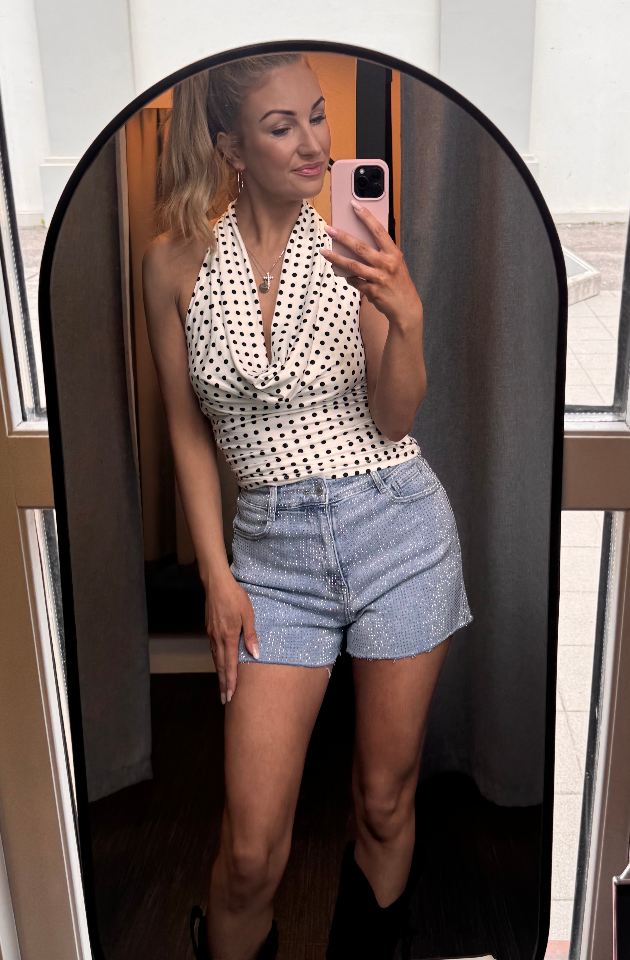 Laulia demanta Gallastuttbuxur