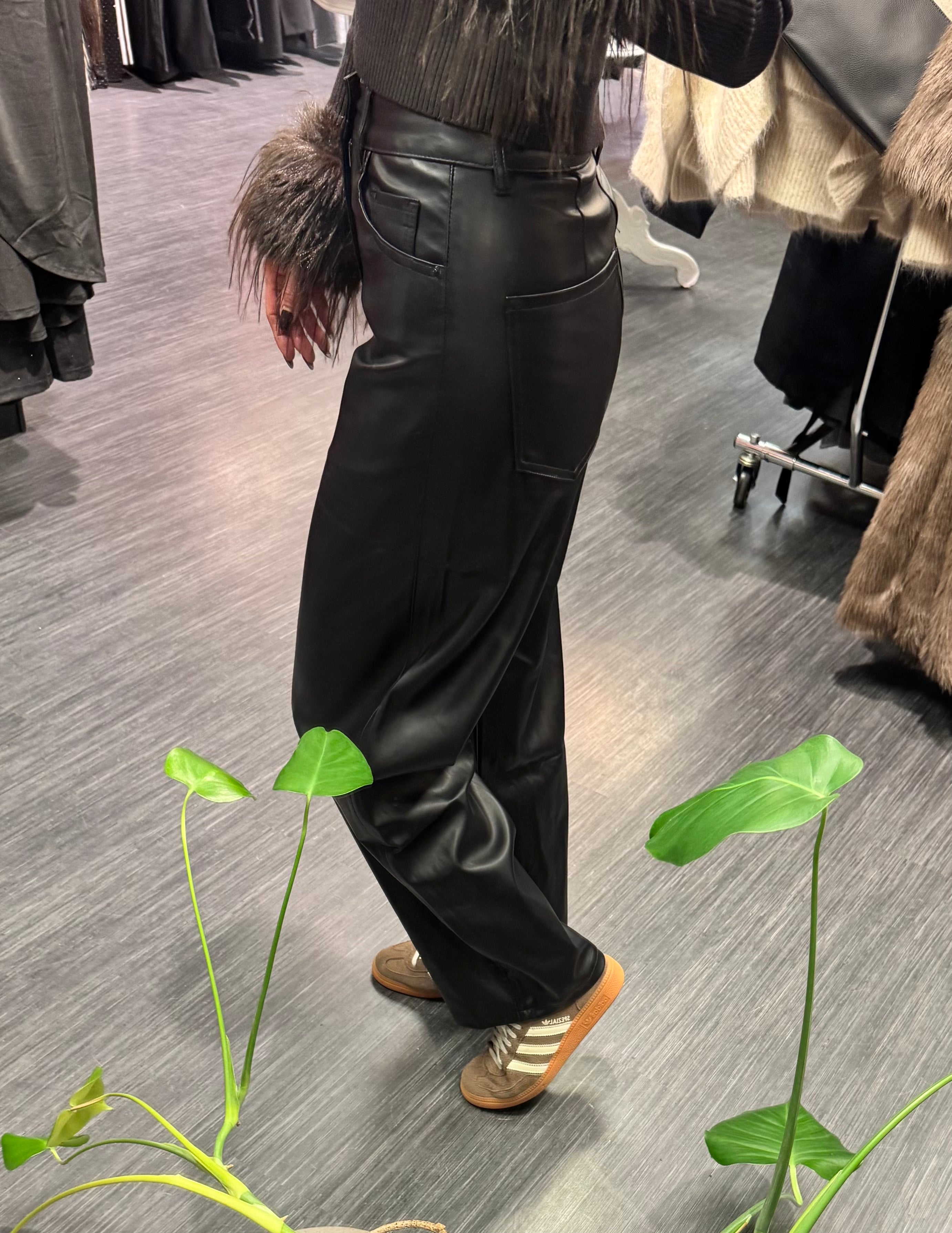 Donna Pleðurbuxur