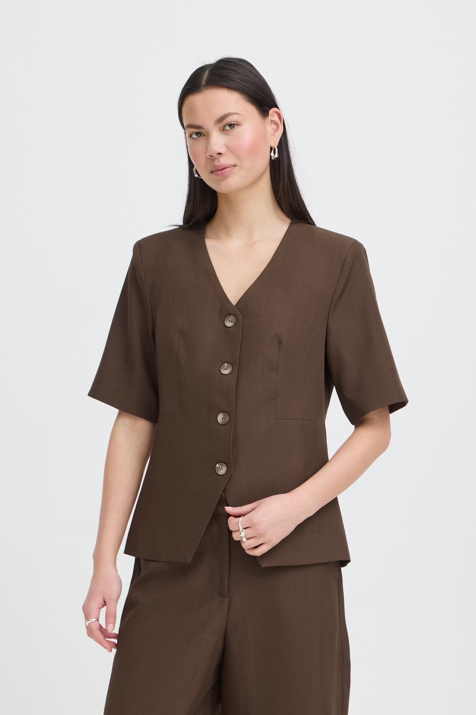 Fava stutterma blazer - brúnn