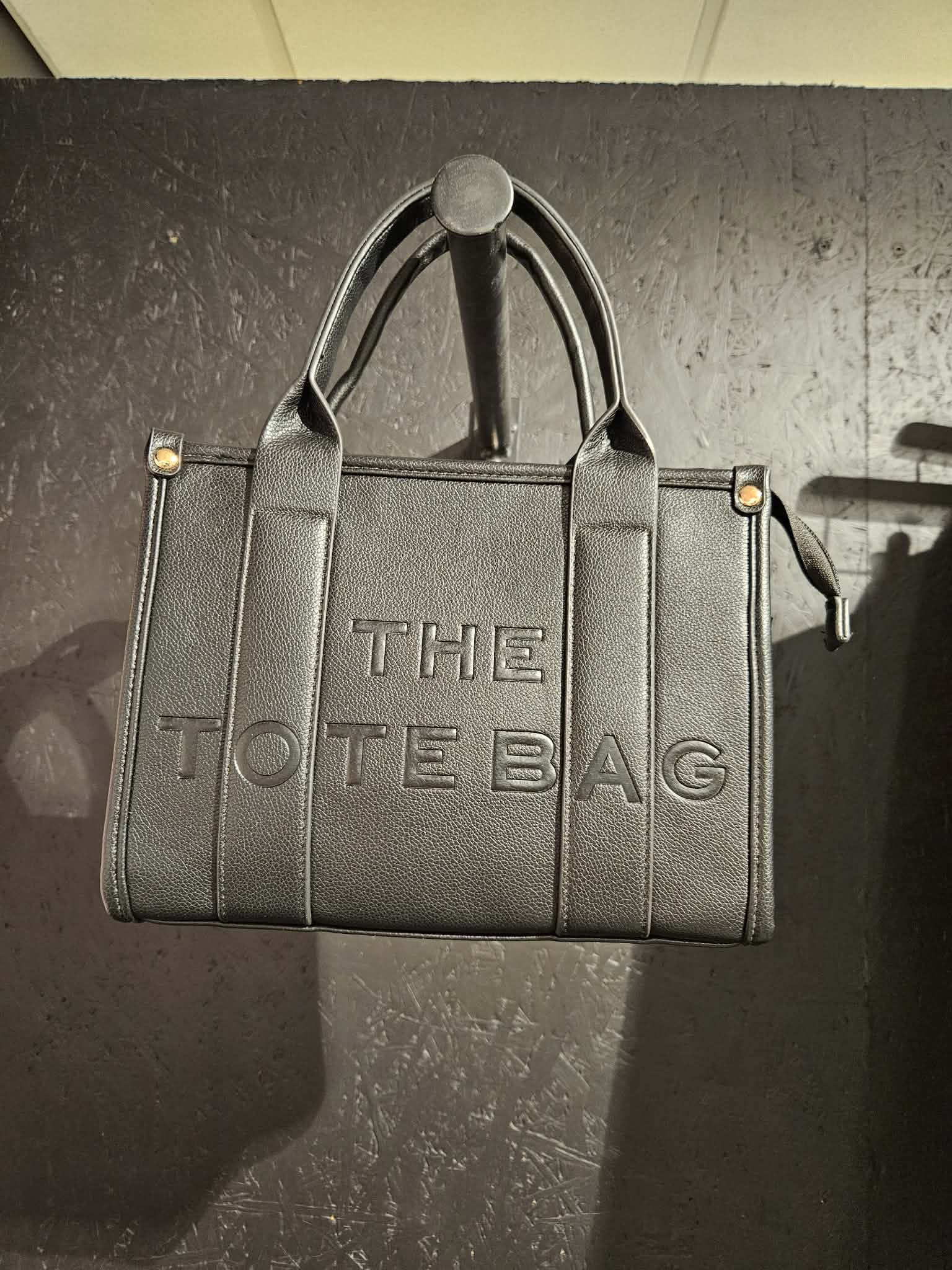 Tote bag lítil - svört með svörtum stöfum