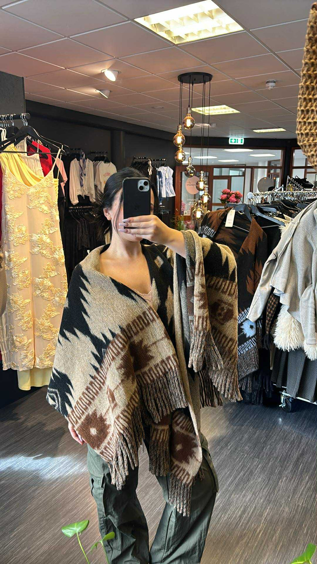 Cleo poncho